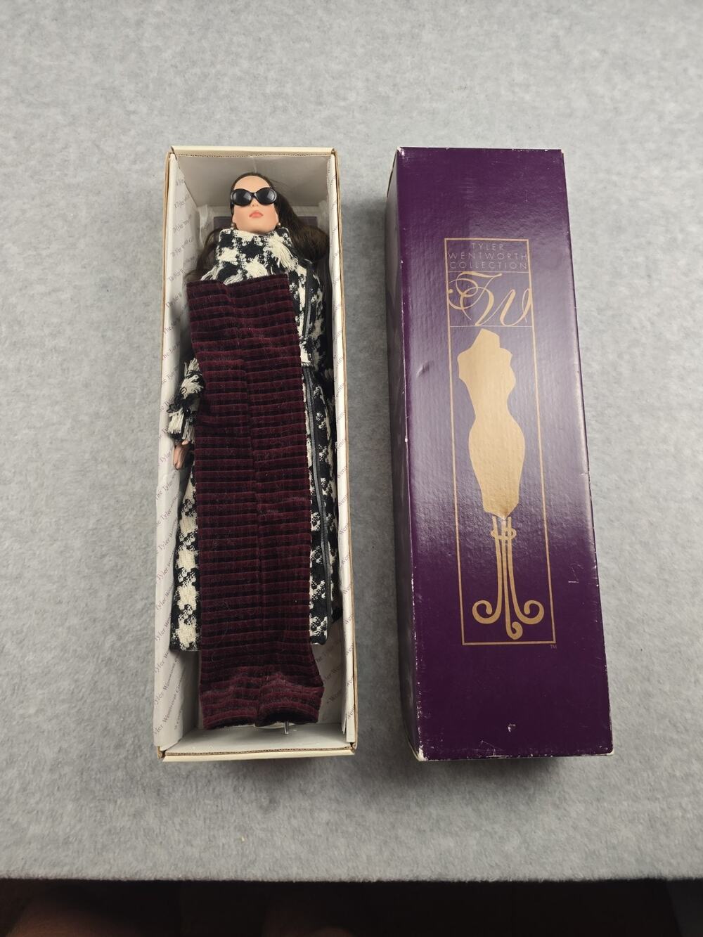 1999 Tyler Wentworth Signature Style Brunette with stand plus Checker Bold coat